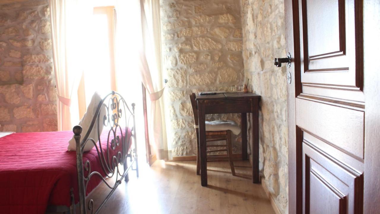 B&B Lo Gnomo Pennapiedimonte Buitenkant foto