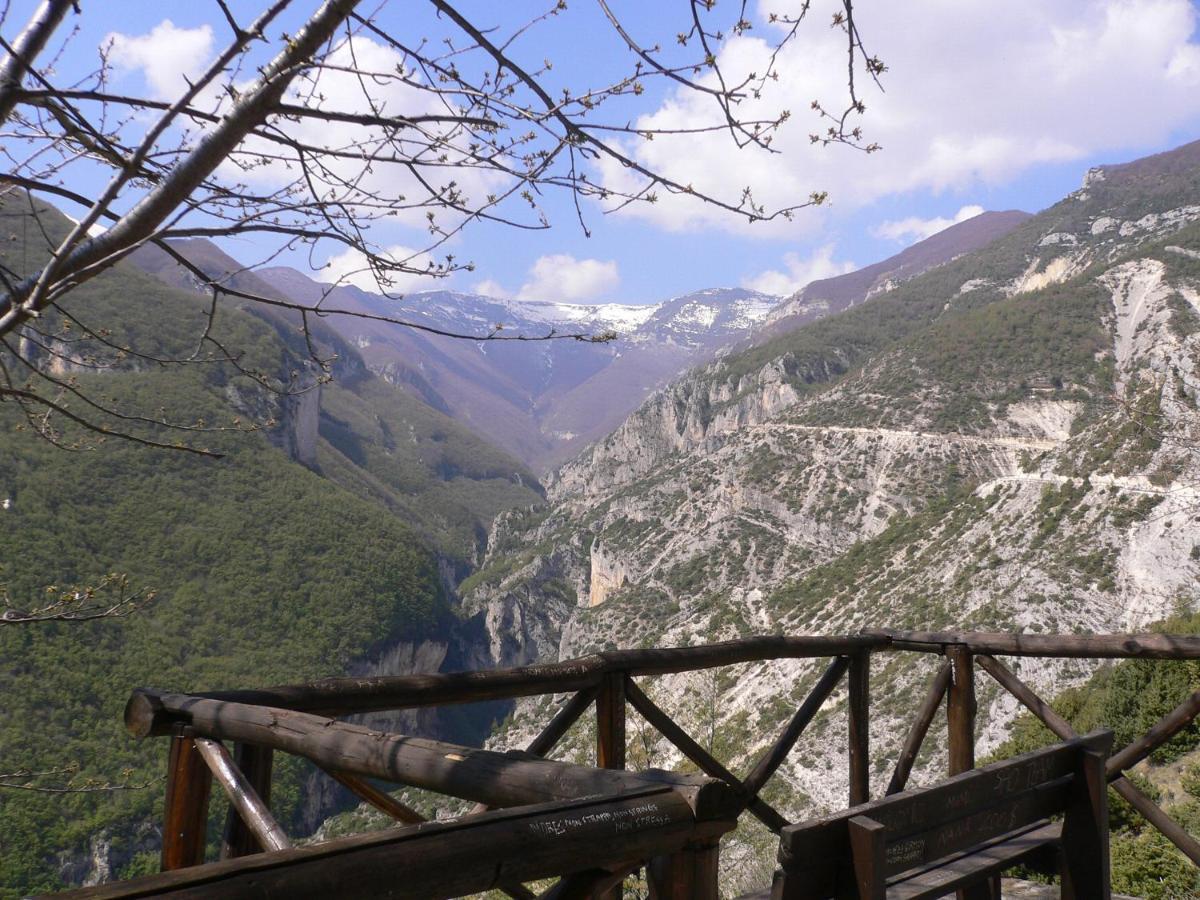 B&B Lo Gnomo Pennapiedimonte Buitenkant foto